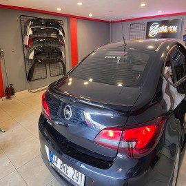 Opel Astra J Sedan 2013 Sonrası PİANO BLACK Spoiler (Plastik)